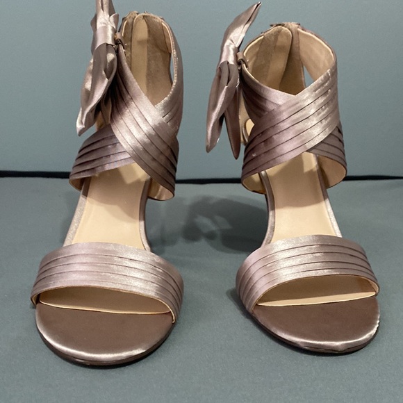 Jacqueline Ferrar Taupe Fabric Heel - Picture 3 of 15